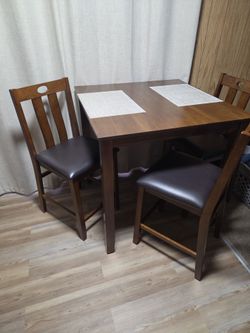 Like New Dining Table
