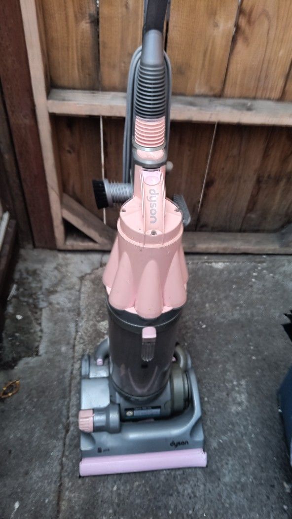 Dyson Vacuum Dc 07 Pink 🩷 Limited Edition 