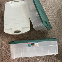 Three (3) Rubbermaid Storage Containers W/Lid  20.7 US GAL 