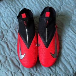 Nike PhantomVSN soccer cleats