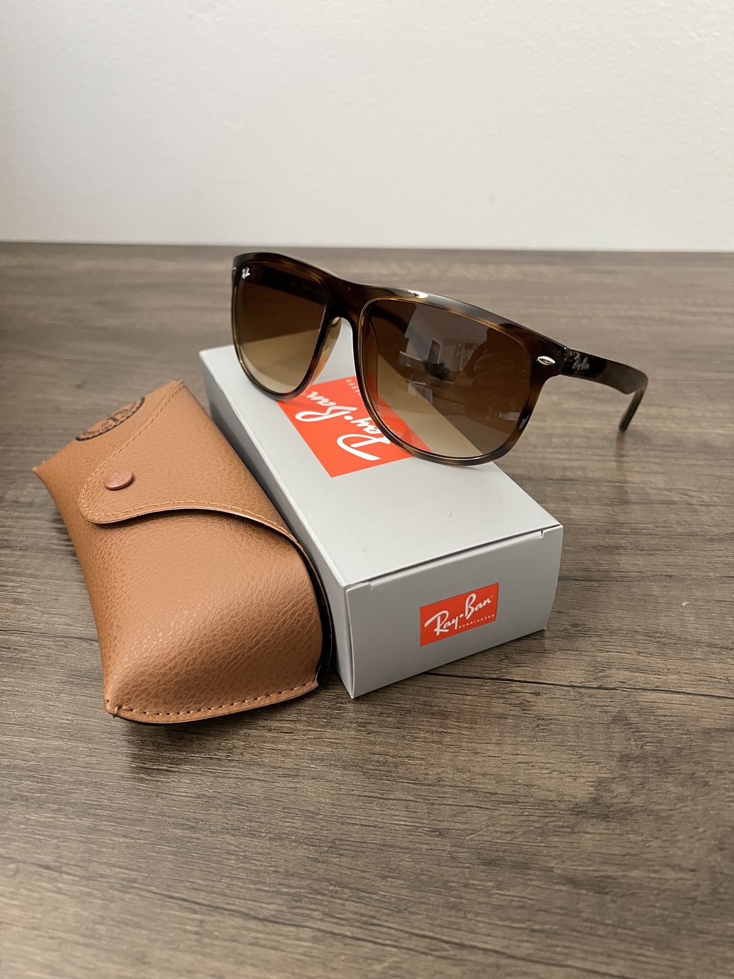  NEW Edition RayBan Sunglasses with Original Ray Ban Packiging Box And Pouch RB4147 Boyfriend 