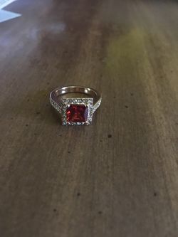 Beautiful size 6 cocktail ring