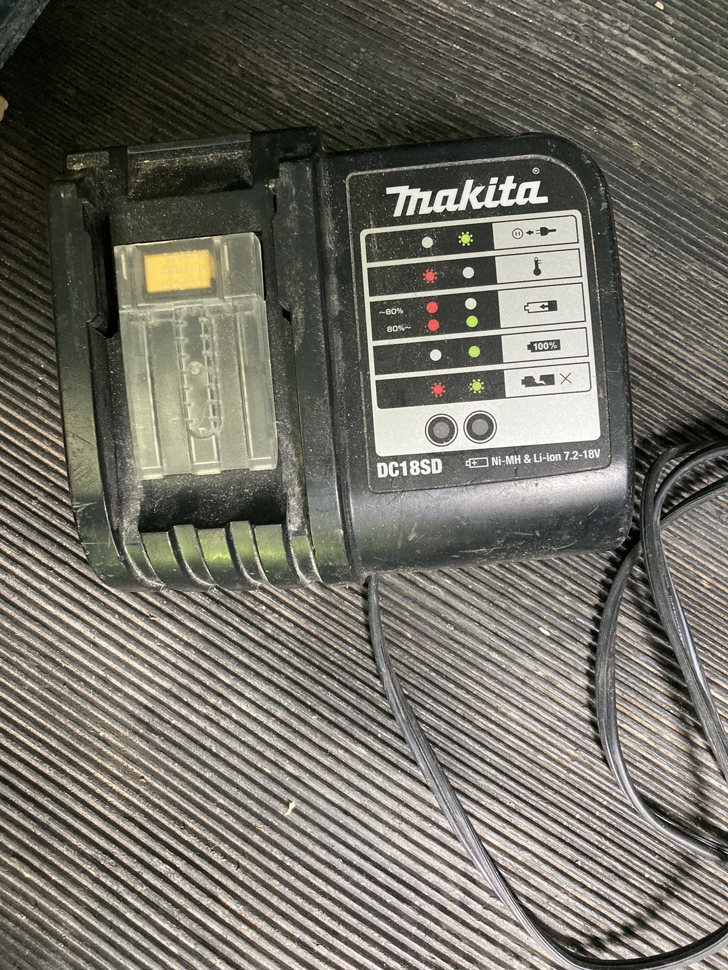 Mikita 18v Battery Charger