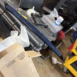 2020-2023 Ford Explorer Windshield Moldings