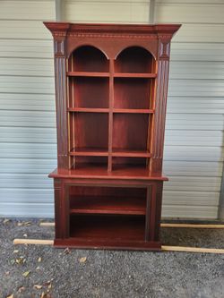 Mahogany Wood Bookcase with Hutch