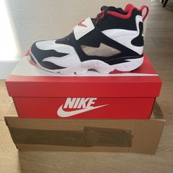 Nike Diamond Turf sz 10 
