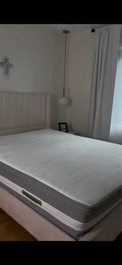QUEEN NOVILLA MATTRESS