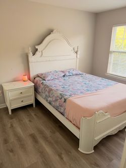 Queen Bed Set with Dresser and Nightsand