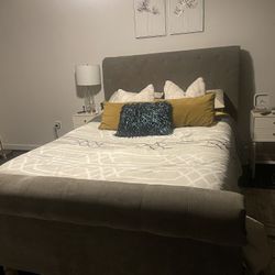 Queen Sleigh Bed W/ Matching Ottoman 