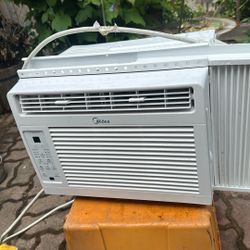 MIDEA 6000btu Air Conditioner Like New