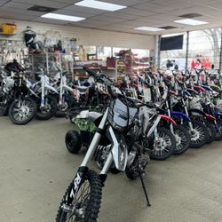 (SUMMER SALE) Apollo Thunder 150cc Dirt Bike