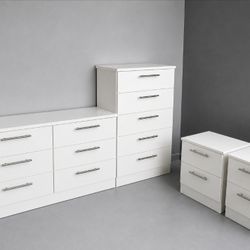 Dresser, Chest and 2 Nightstands ⚜️ Cómoda, Gavetero y 2 Mesitas de Noche 