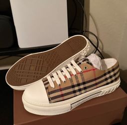 Shoes size 10