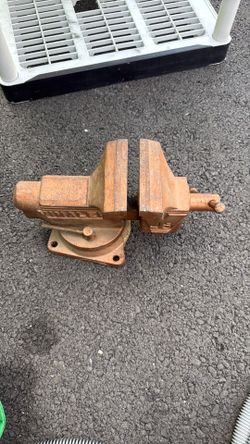 Valmore vice for workbench swiveling