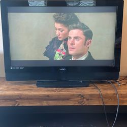 32 Inch Vizio TV