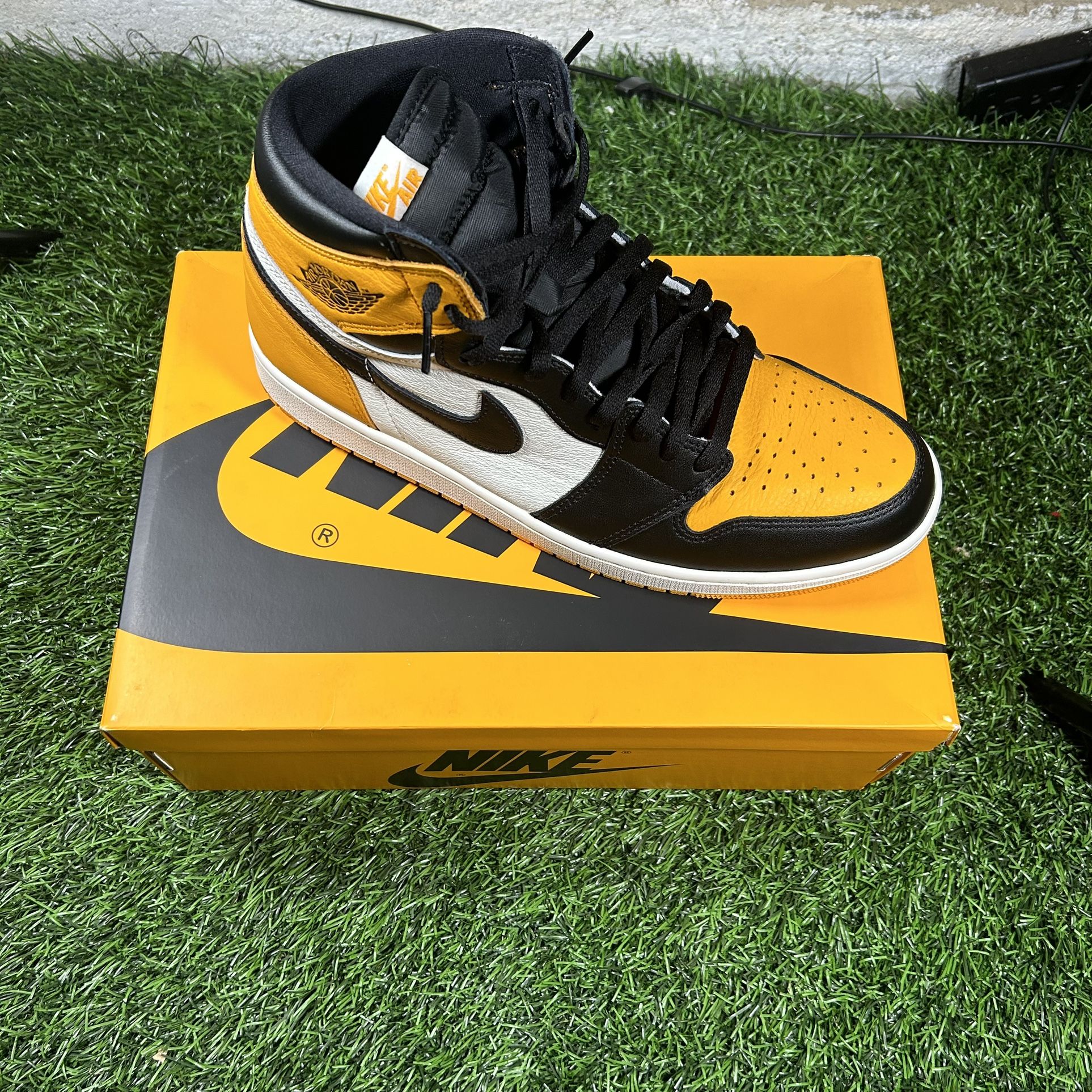 Retro Jordan 1 “taxi”