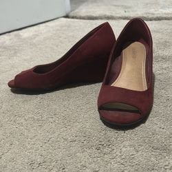 Torrid Wedges Maroon Size 7W