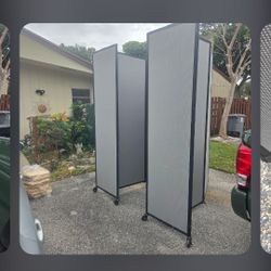 Versare 6-Panel Office Cubicle Divider – Rolling Privacy PartitionBrand: Versare – commercial office furniture manufacturer.
