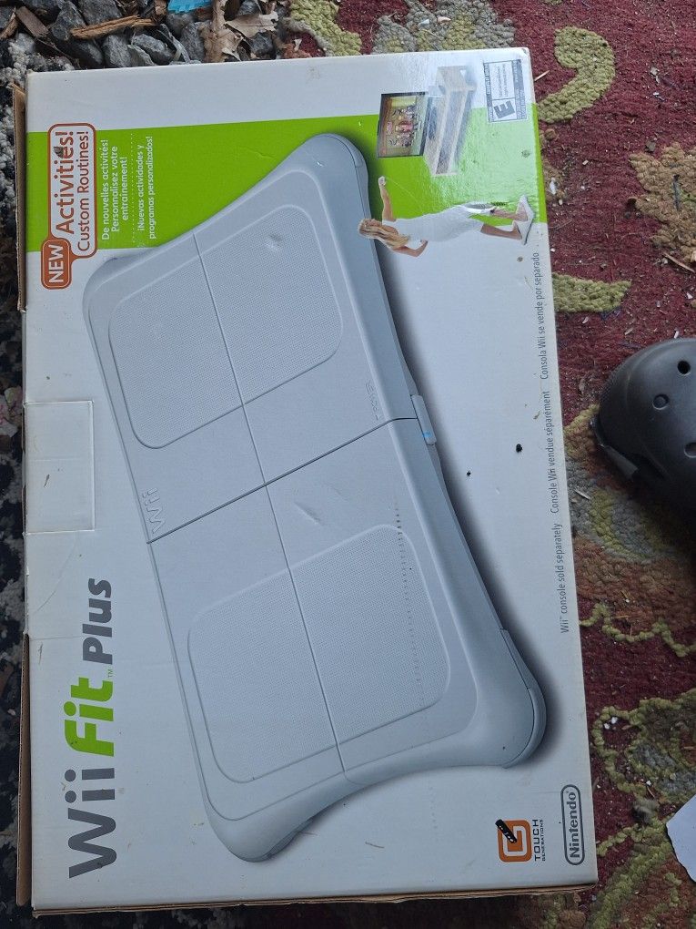 WII FIT PLUS. 