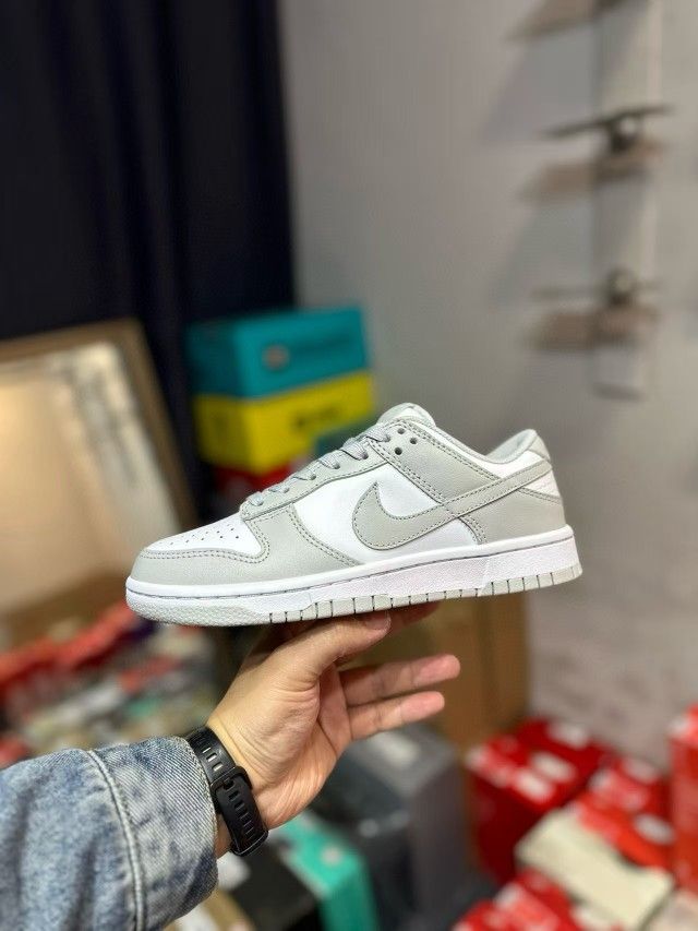 NIKE shoes, men's size US9.5