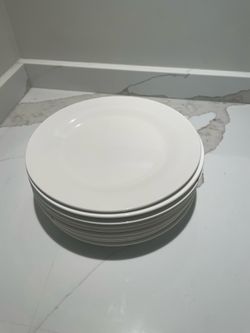 White dinner plates (9)