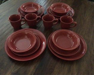 Dinnerware Plates, Bowls and Cups