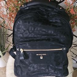 Michael Kors Animal Print Backpack Black Gold Hardware Zipper Accent Designer 