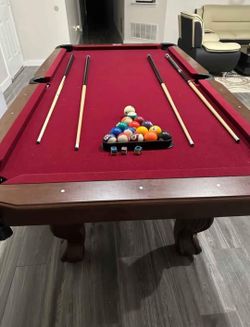 Pool table with kit 7.5 ft