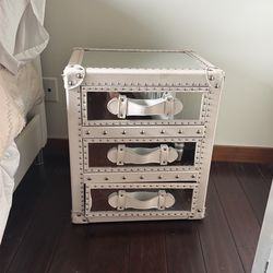 Side table w/drawers