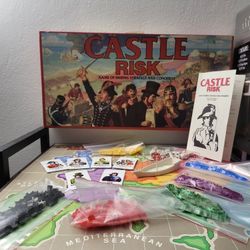 1986 Castle Risk Board Game  Strategy Conquest Complete Barely Played VTG