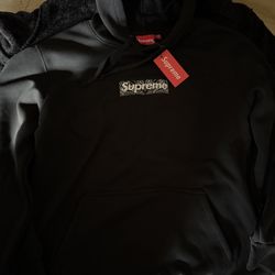 Supreme Hoodie 