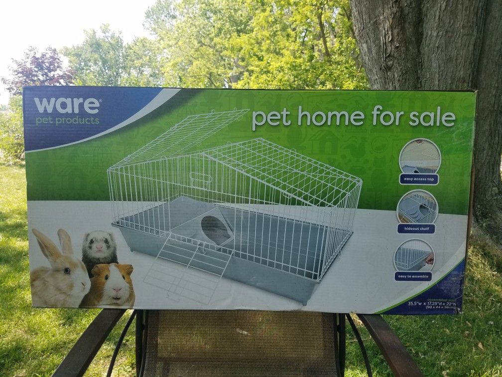 Petco Ware Pet Products Pet House For Sale.