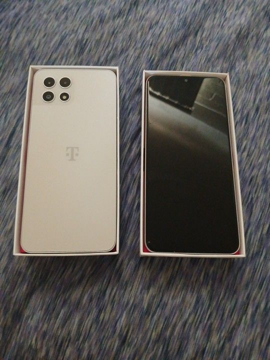 REVVL 7 5G Phones (Read Description)