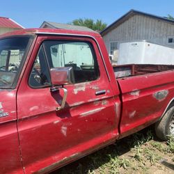 Ford 1978 Ford F150 Motor 351 New heads  New radiator (champion) Abanicos electricos  Caja larga (Missing a relay)