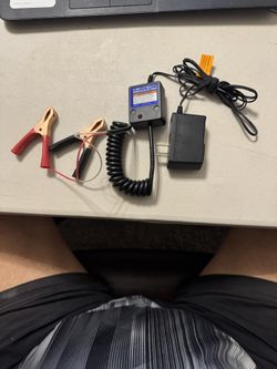 Cen-Tech 12V Automatic Battery Float Charger