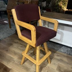 Very Unique Beautiful Vintage Bar Stools In Perfect Condition 42” Tall 20” Wide