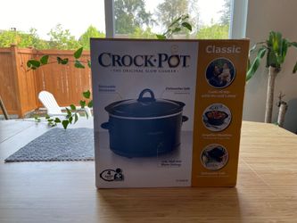 Brand new crock pot 4 quart
