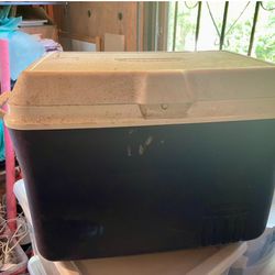 Rubbermaid Ice Chest Cooler