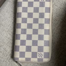 Louis Vuitton White Wallet 