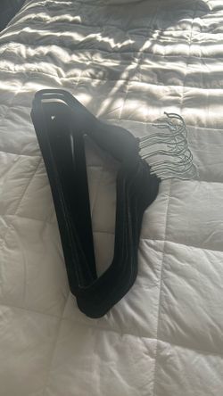 20 Velvet Black Hangers
