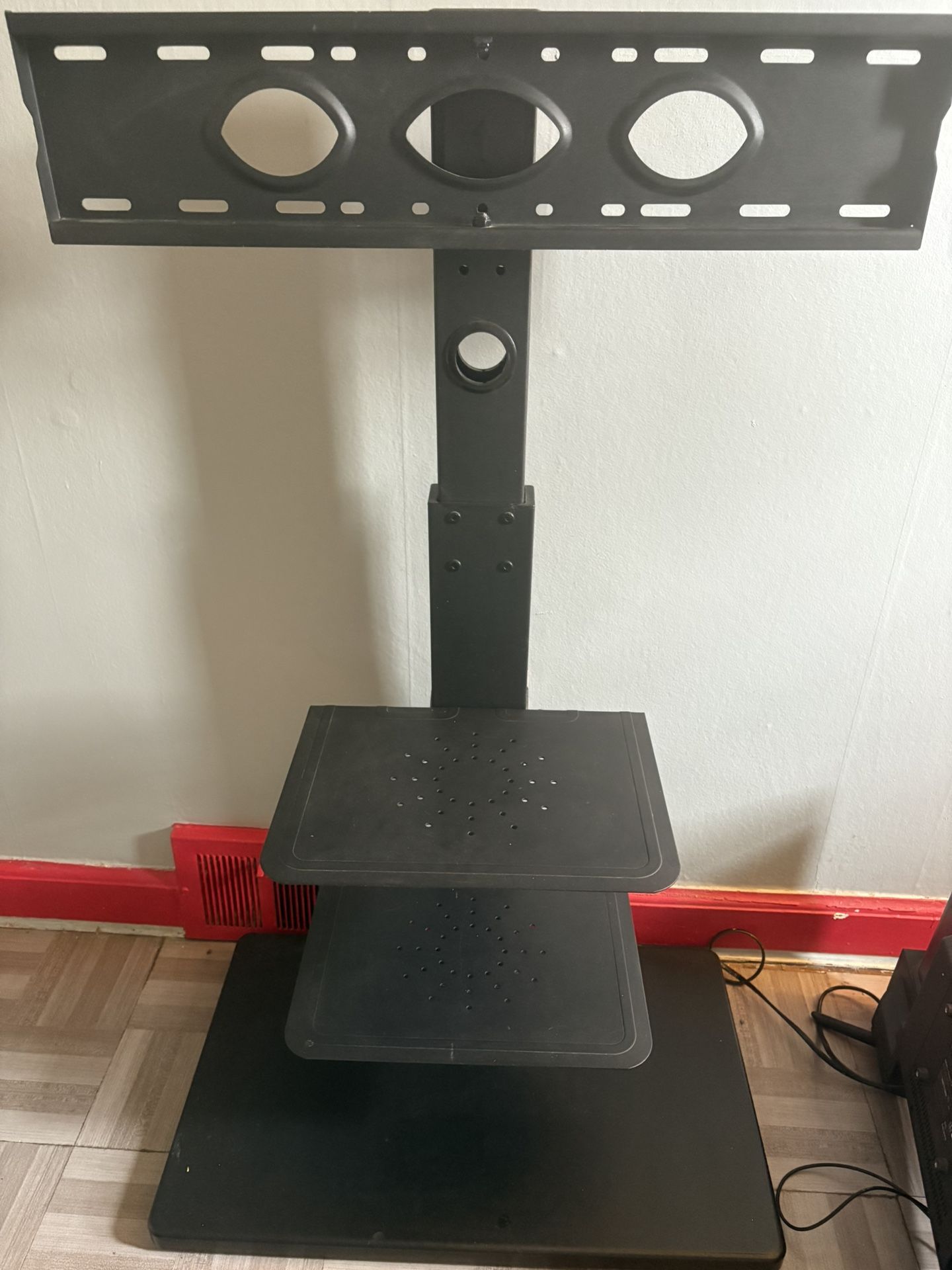 Tv Stand Swivel / Metal /30-60” / 40.00 Pick Up