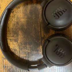 JBL Tune 520BT Bluetooth Wireless Headphones 