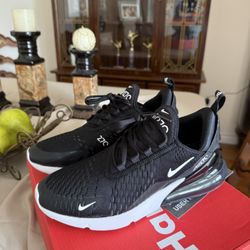Nike 270 Size Women’s 9.5