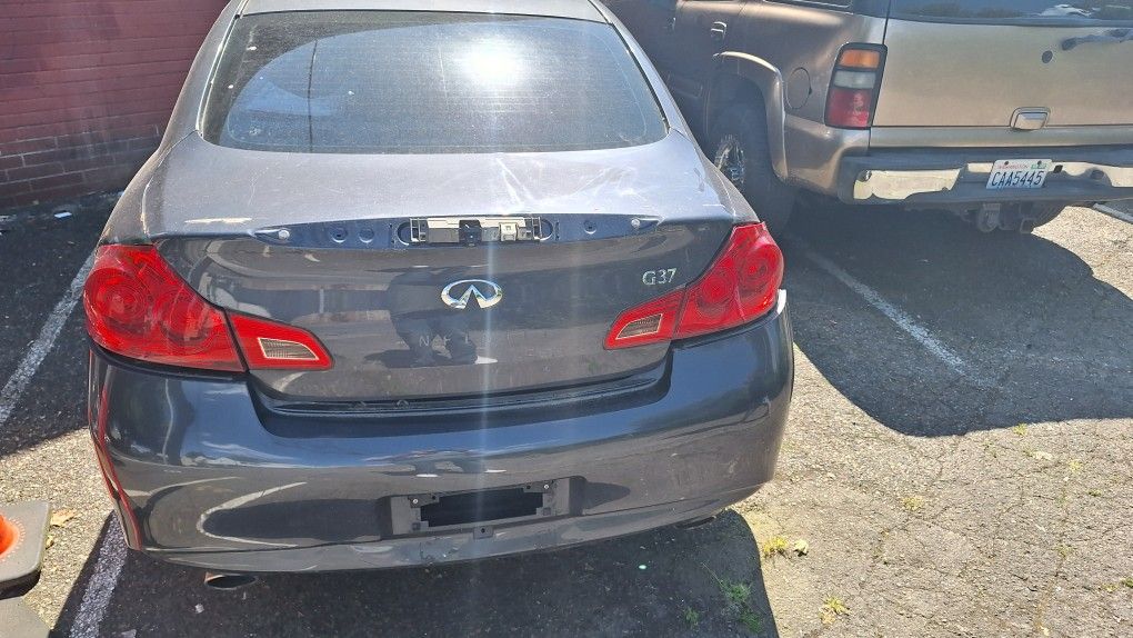 2012 G37 Infinity. Selling Parts On It.