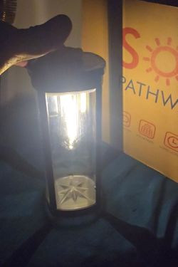Solar pathway lights