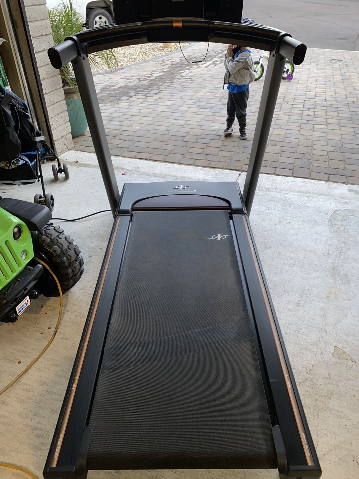 NordicTrack A2550 Treadmill for Sale in Waddell, AZ OfferUp