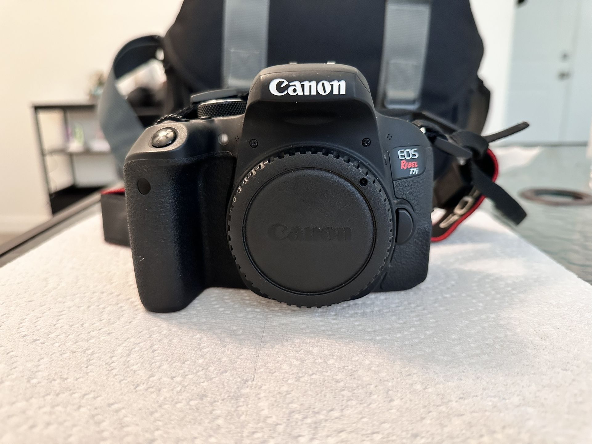 Canon T7i DLSR Camera Bundle