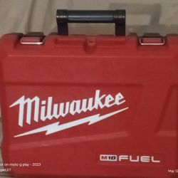 Milwaukee Fuel M18 Hammer Drill/Driver Set