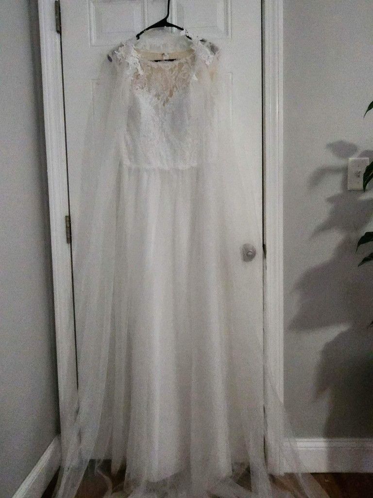 Wedding Dress, Ring Pillow And Shoulder Veil. 