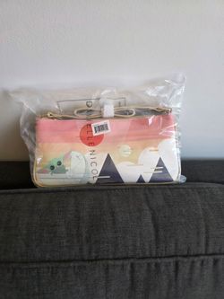 DANIELLE NICOLE Mandolorian Grogu shoulder bag